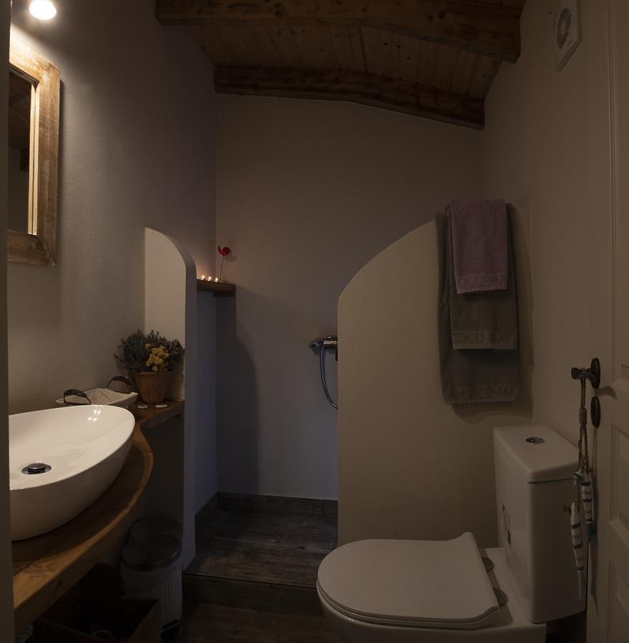 אמרינתוס Small Guesthouse In The Garden מראה חיצוני תמונה